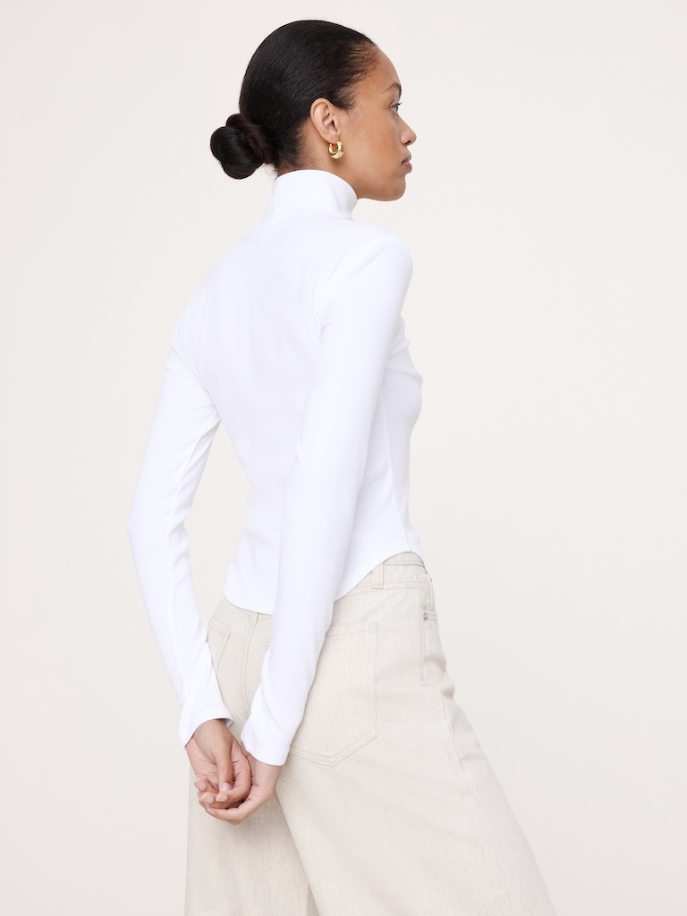 Ribbed Long-Sleeve Turtleneck T-Shirt
