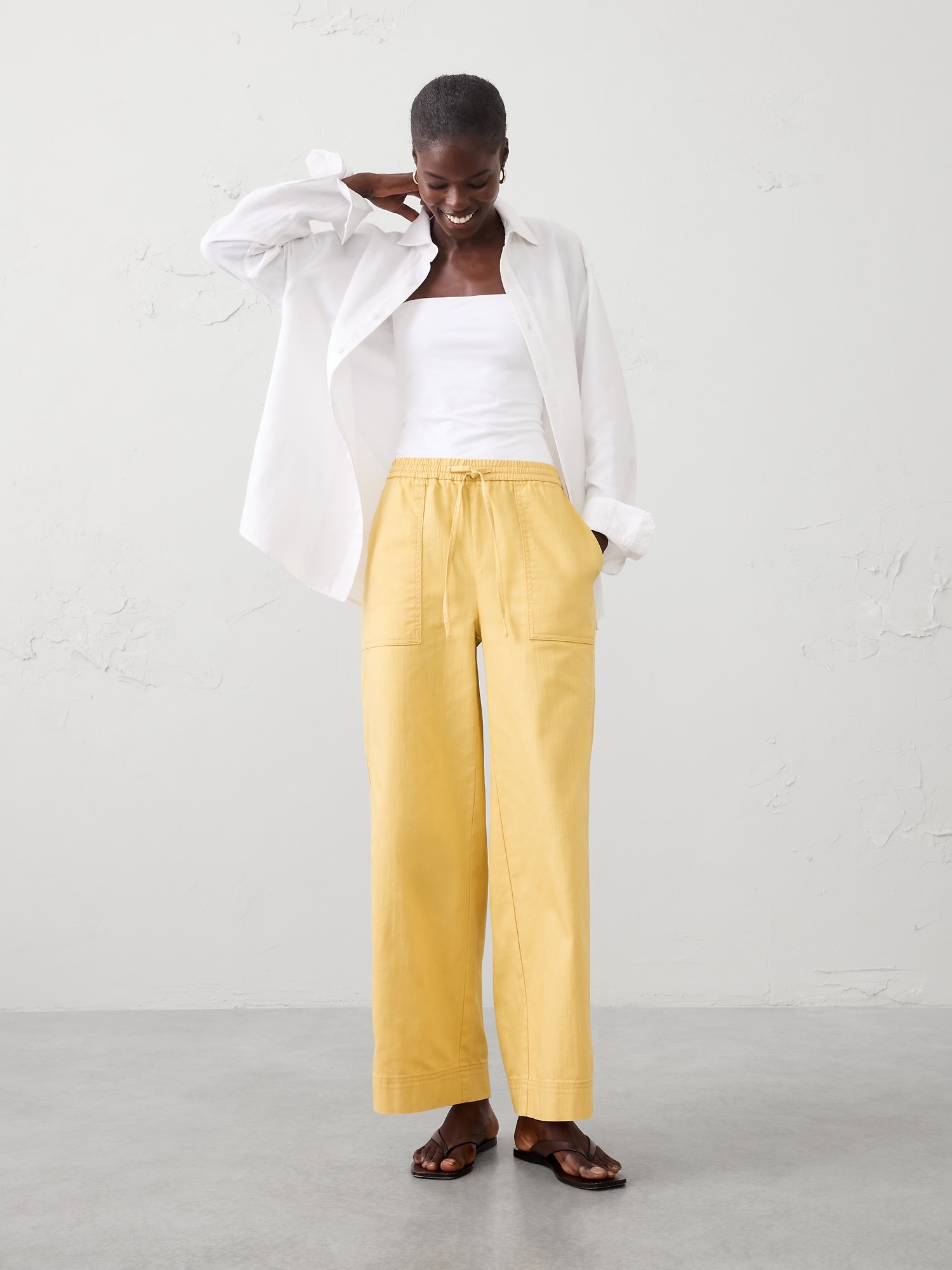 Wide-Leg Mid-Rise Pull-On Utility Jean | Banana Republic Factory