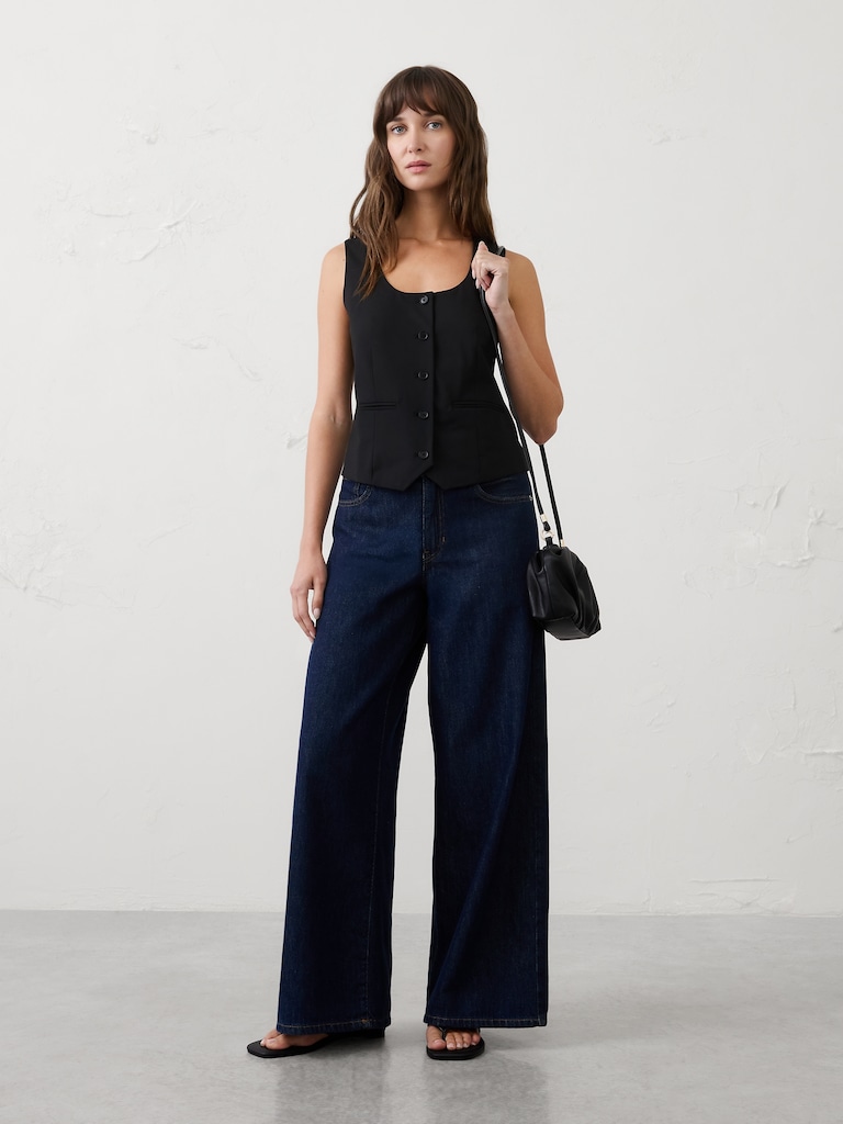 Sculpted Stretch Vest