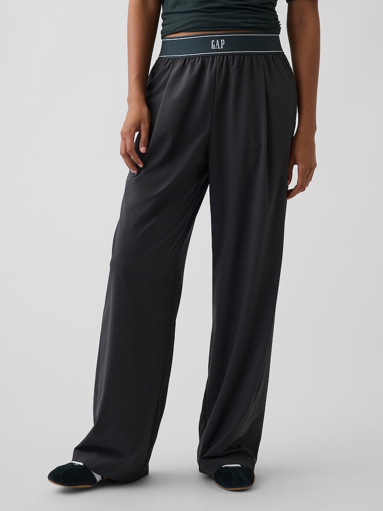 GapFit Pleated Easy Logo Pants
