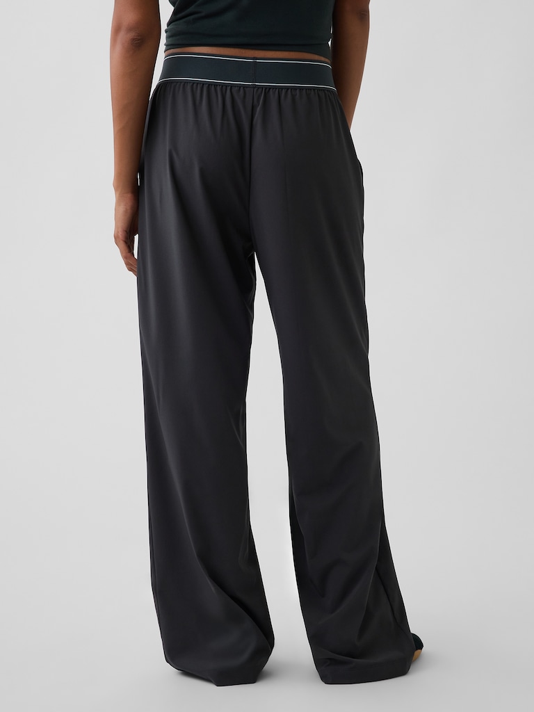 GapFit Pleated Easy Logo Pants