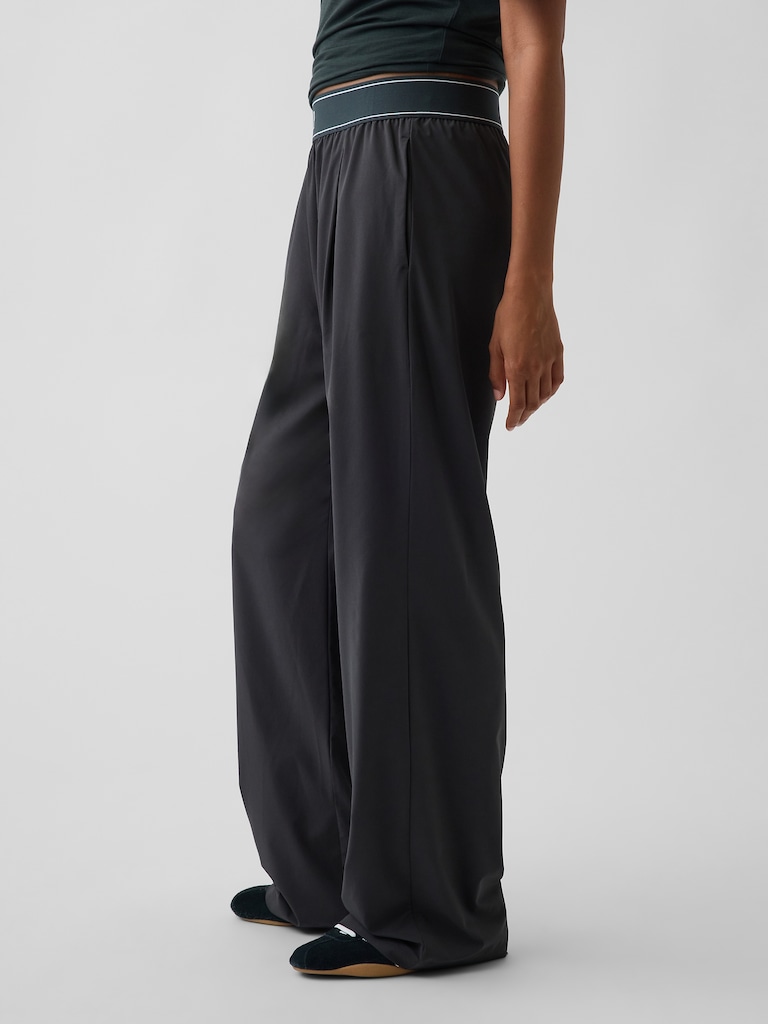 GapFit Pleated Easy Logo Pants