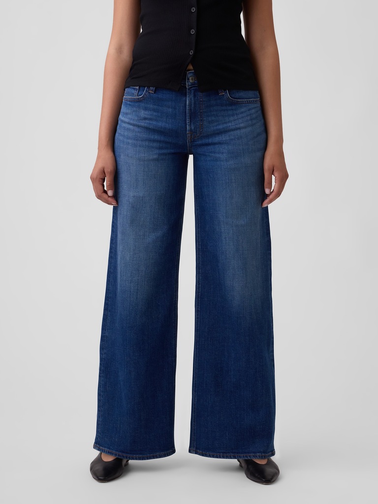 Curvy Mid Rise Wide-Leg Jeans