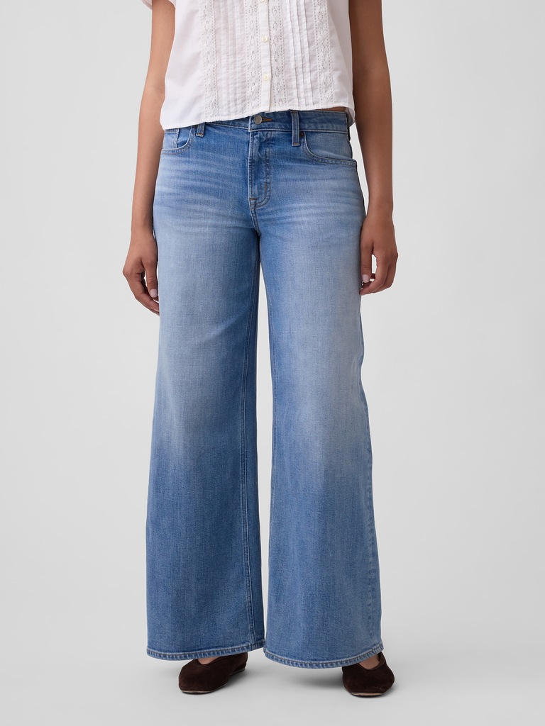 Curvy Mid Rise Wide-Leg Jeans
