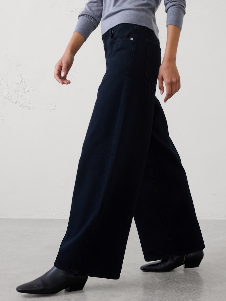 Wide-Leg Mid-Rise Jean