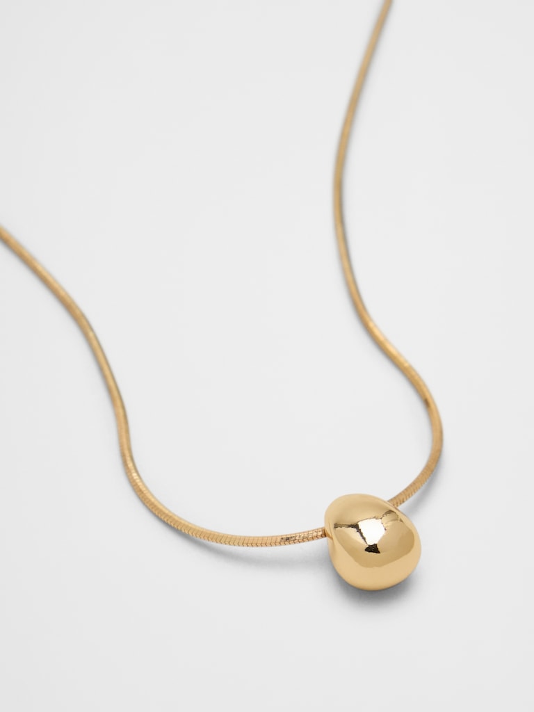 Single Layer Solid Pendant Necklace
