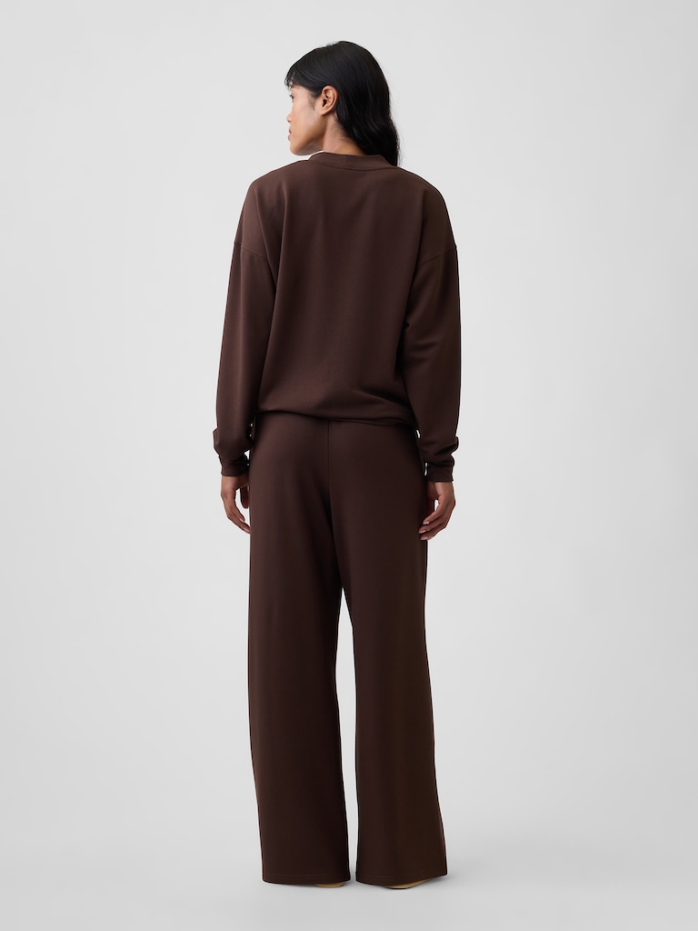 CloudLight Relaxed Wide-Leg Sweatpants