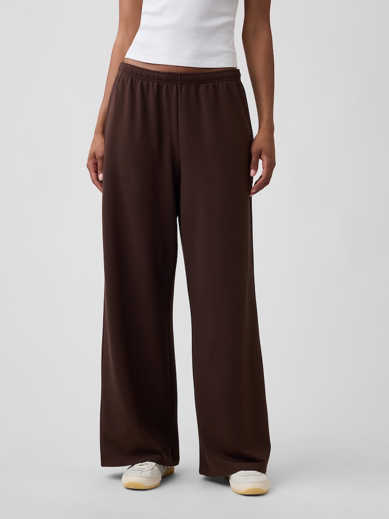 CloudLight Relaxed Wide-Leg Sweatpants