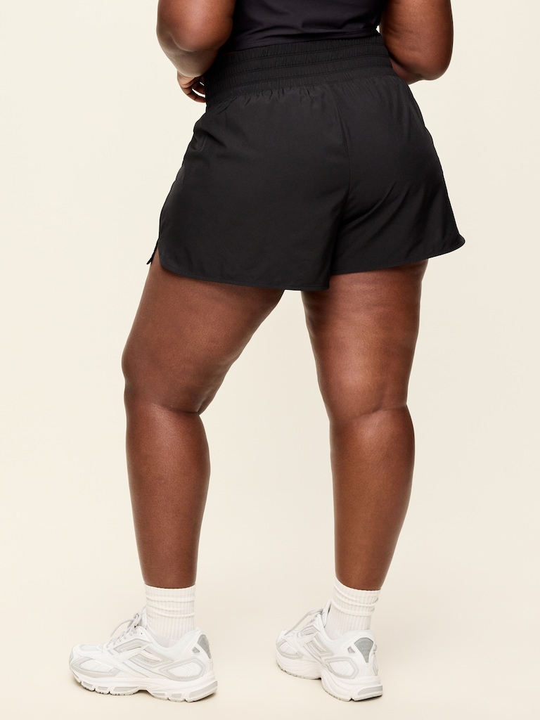 Extra High-Waisted Crinkle Run Shorts -- 3-inch inseam