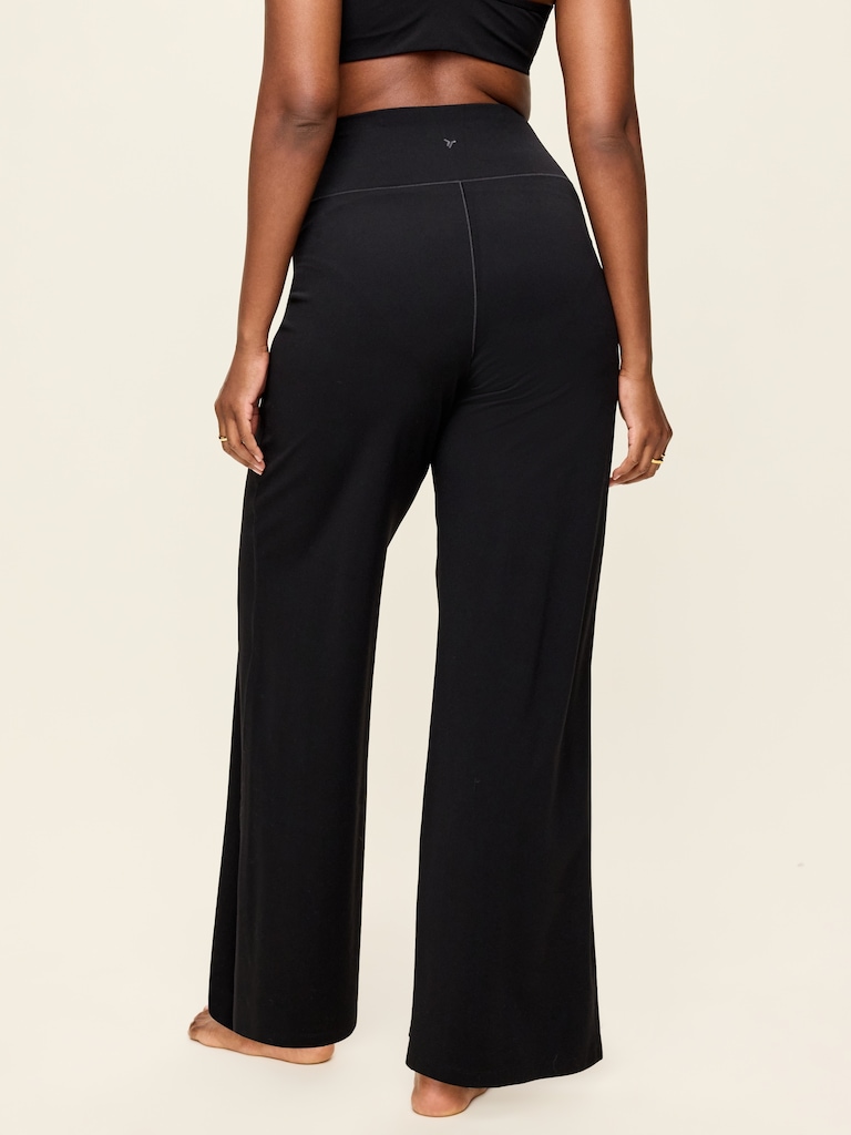 High-Waisted StudioSmooth Wide-Leg Pants