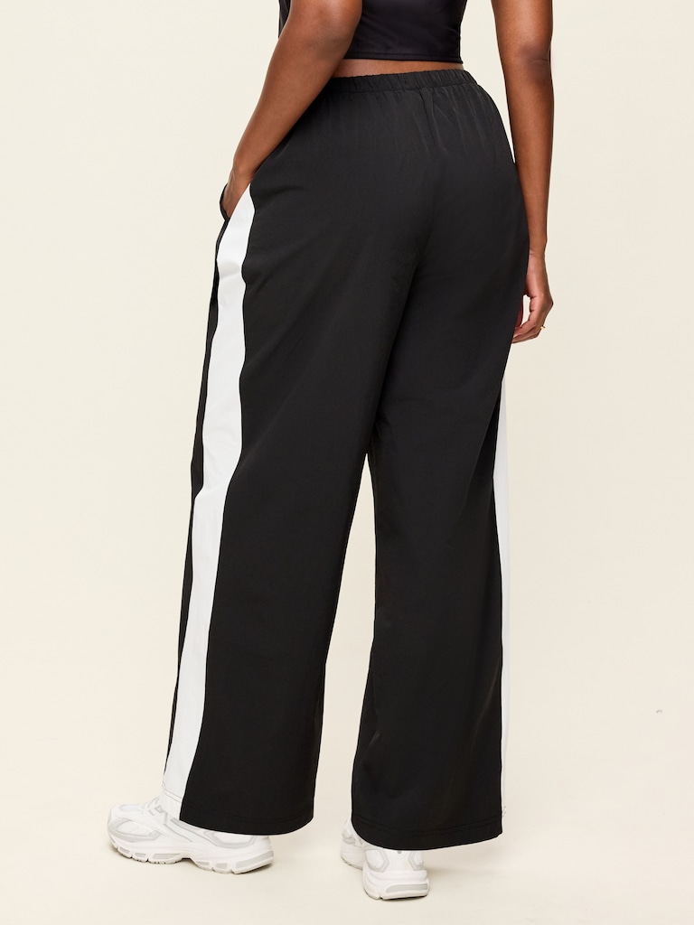 High-Waisted TrekTech Lightweight Woven Active Pants