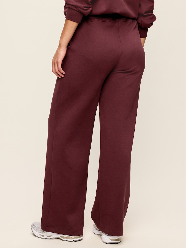Mid-Rise Dynamic Fleece Textured Wide-Leg Sweatpants