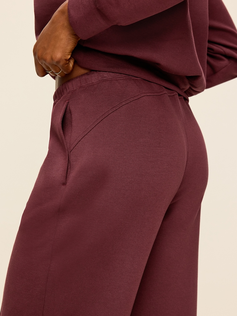Mid-Rise Dynamic Fleece Textured Wide-Leg Sweatpants