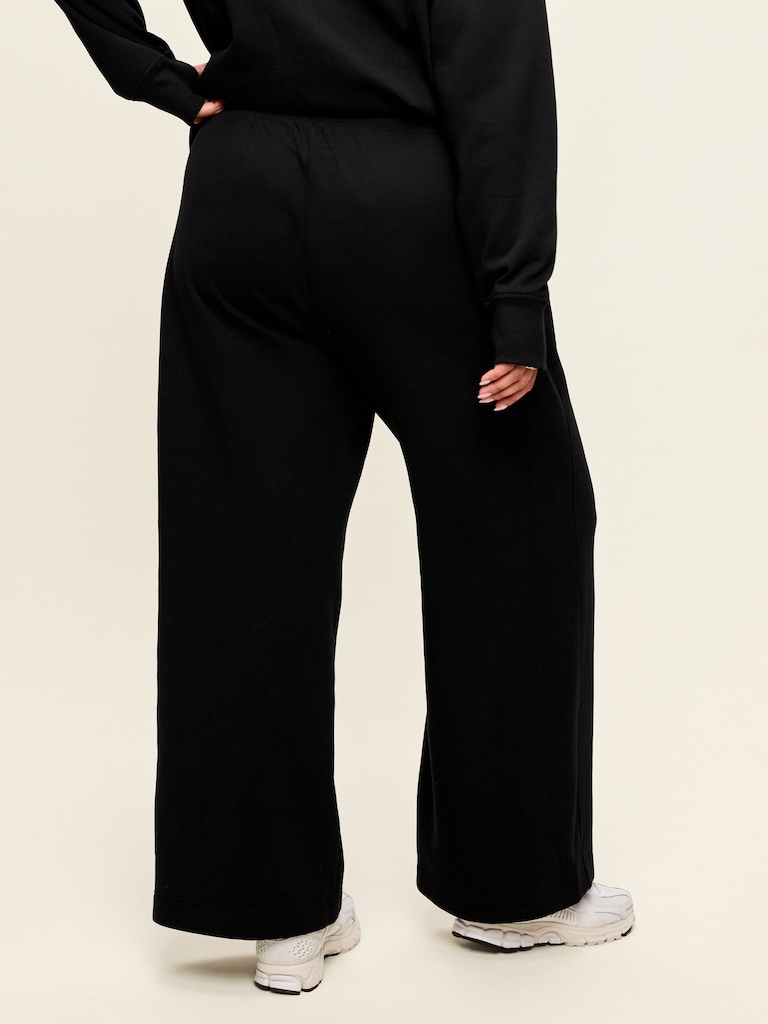 Extra High-Waisted Dynamic Fleece Wide-Leg Sweatpants