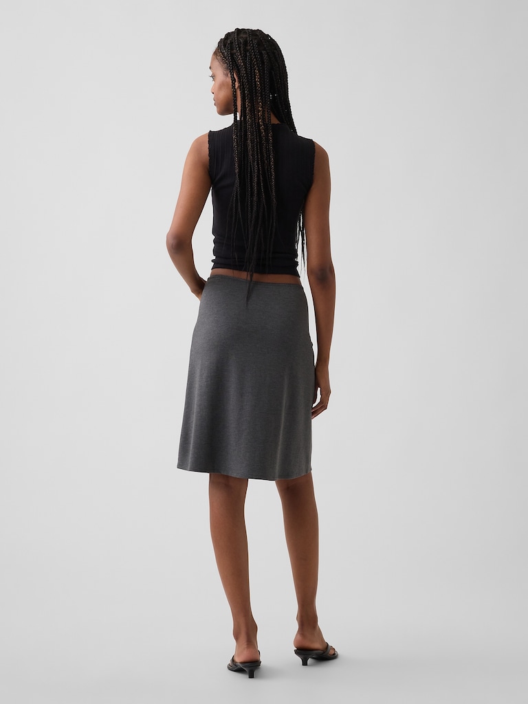 Easy Knee-Length Skirt