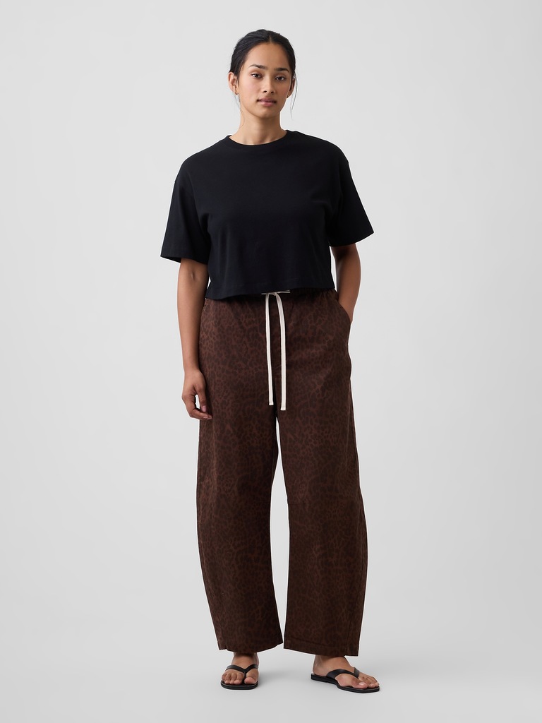 Mid Rise Print Pull-On Barrel Jeans