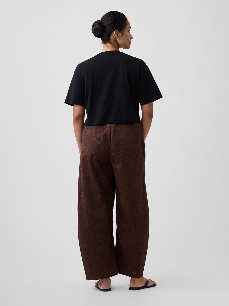 Mid Rise Print Pull-On Barrel Jeans