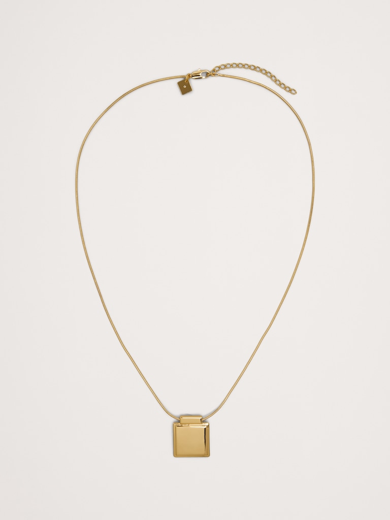 Collier à pendentif carré