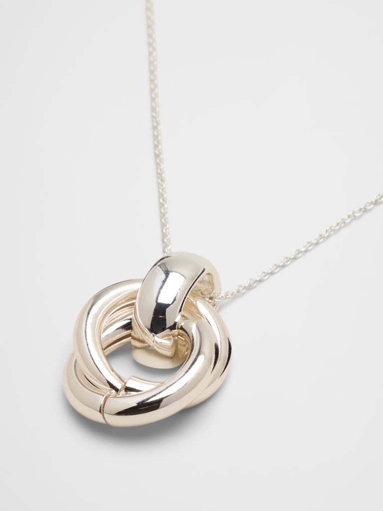 Linked Pendant Necklace