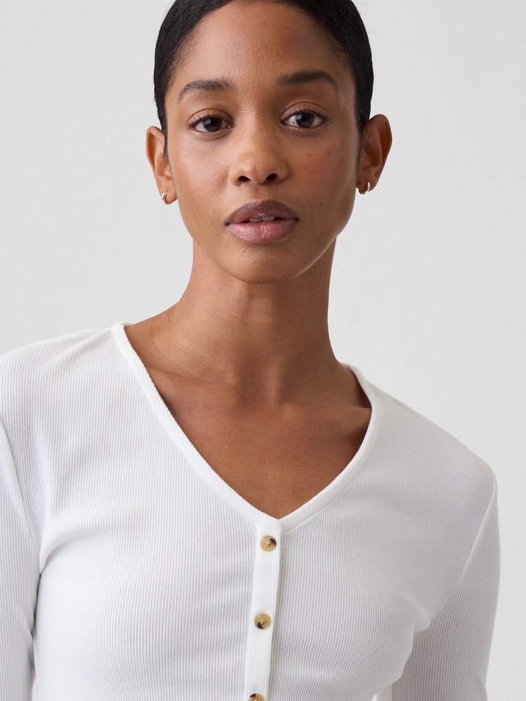 Fitted Ribbed V-Neck Top