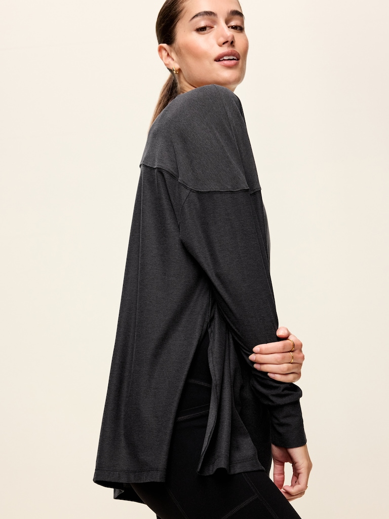 CloudMotion Long-Sleeve Tunic