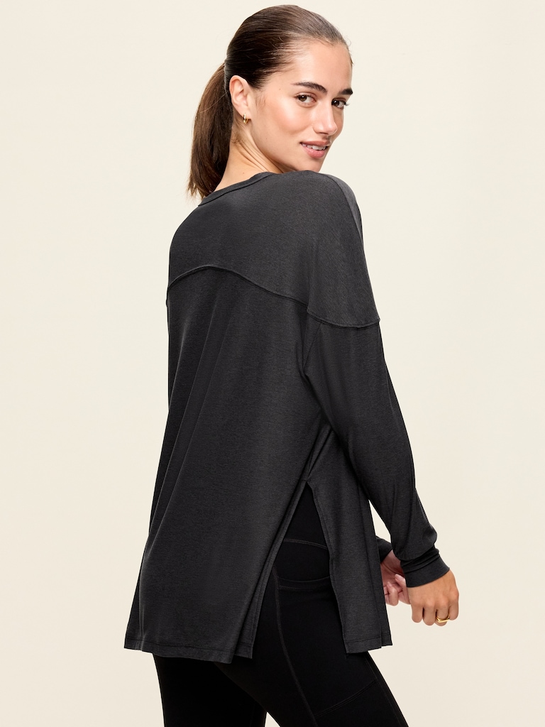 CloudMotion Long-Sleeve Tunic