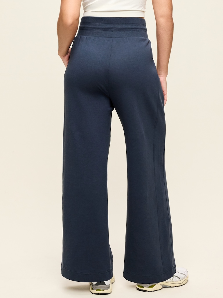 Extra High-Waisted Dynamic Fleece Wide-Leg Sweatpants