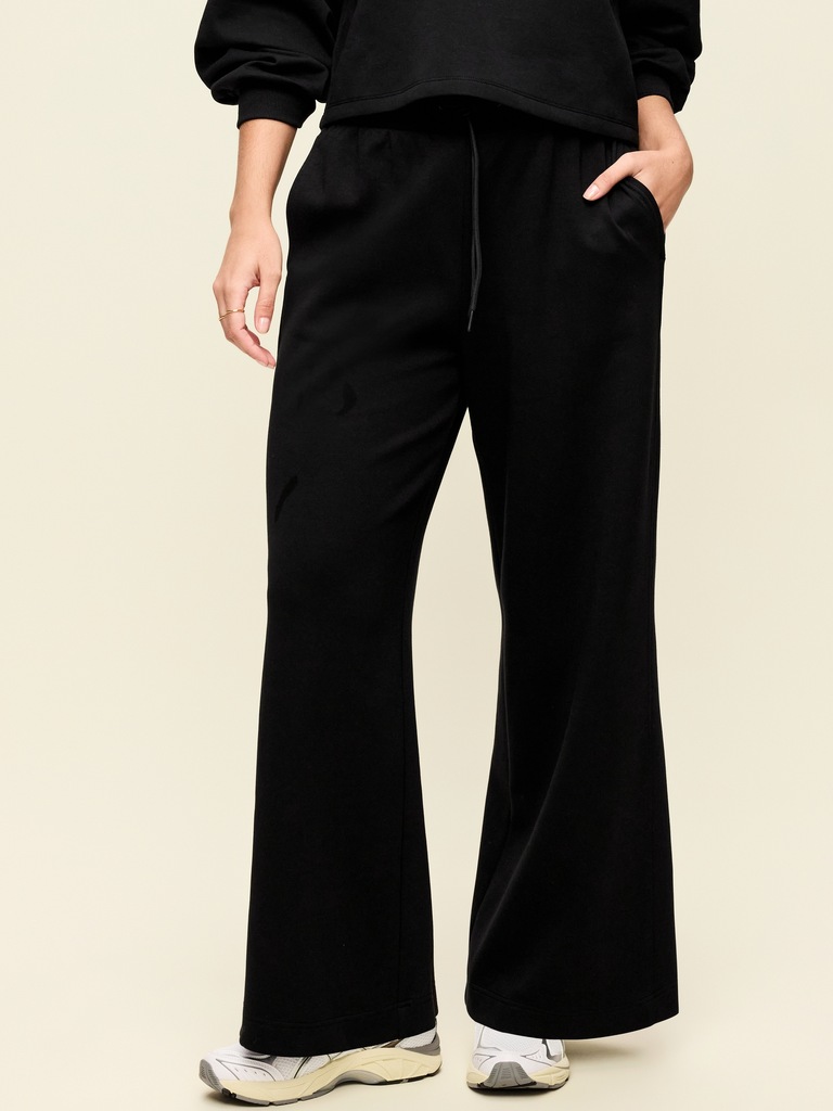 Extra High-Waisted Dynamic Fleece Wide-Leg Sweatpants
