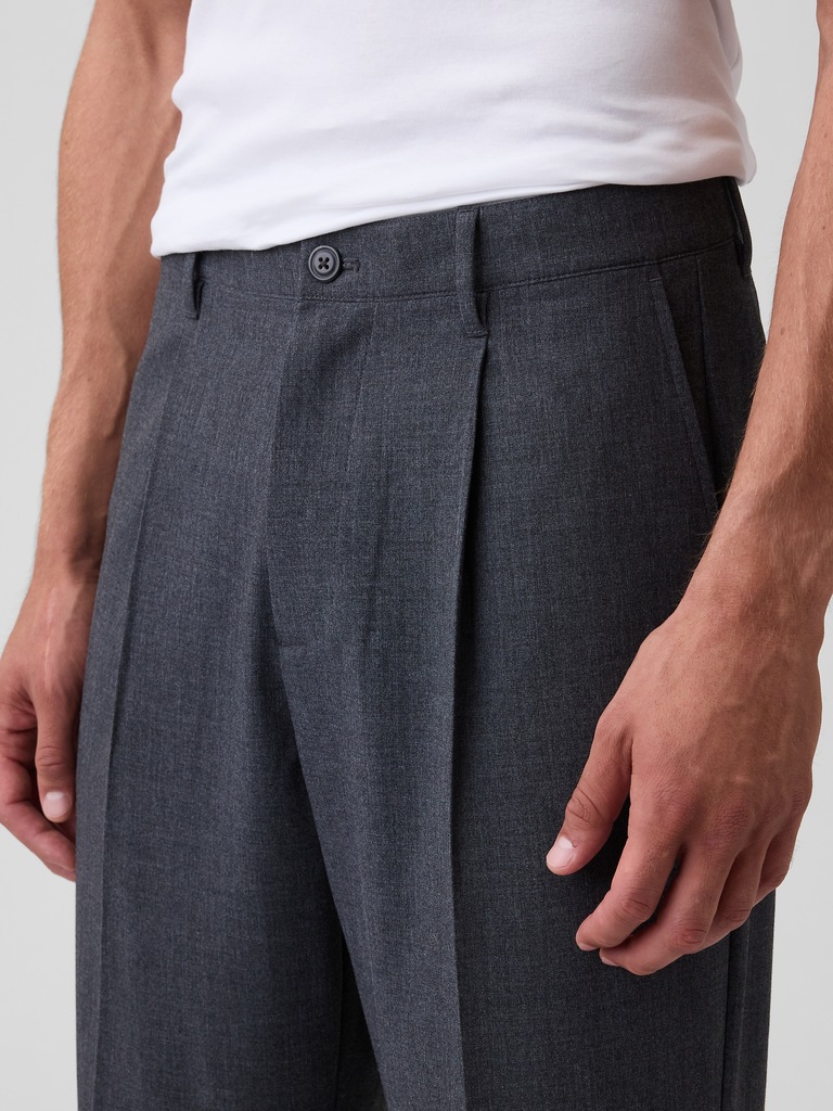 Relaxed Pleated Trousers