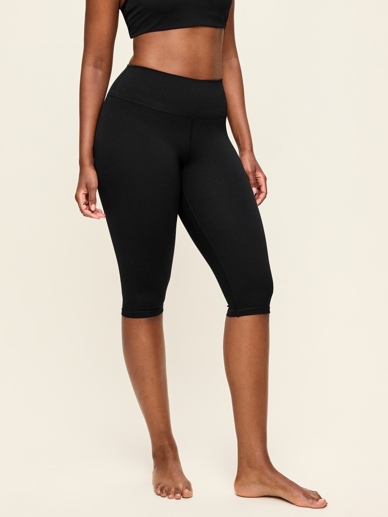 High-Waisted StudioSmooth Pedal Pusher Leggings