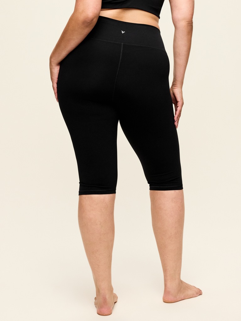 High-Waisted StudioSmooth Pedal Pusher Leggings