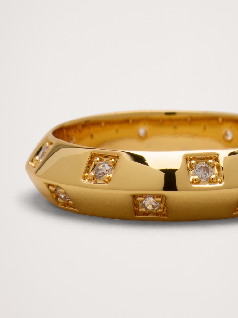 Sharp-Edge Gem Ring
