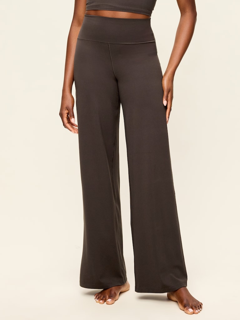 Pantalon StudioSmooth à jambe large à taille haute