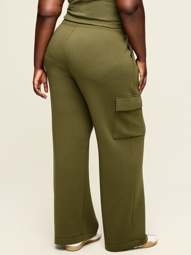 High-Waisted Bounce Fleece Wide-Leg Cargo Sweatpants