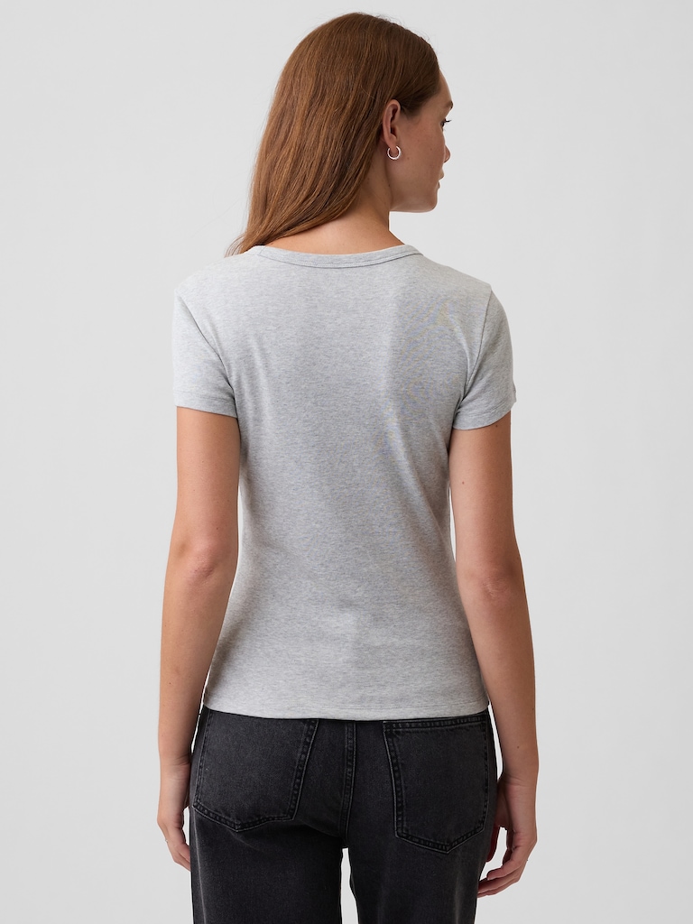 Modern Ribbed High-Neck T-Shirt