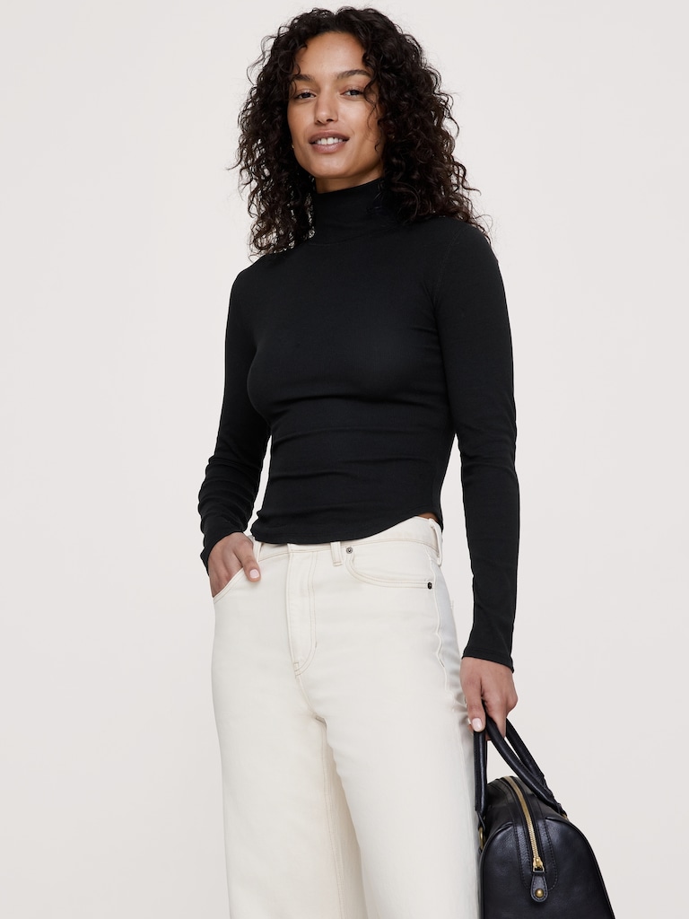Ribbed Long-Sleeve Turtleneck T-Shirt