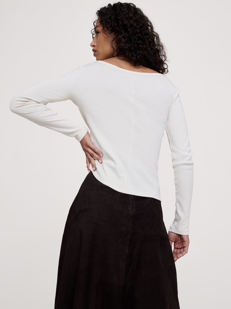 Minimalist Cotton Long-Sleeve Scoop-Neck T-Shirt
