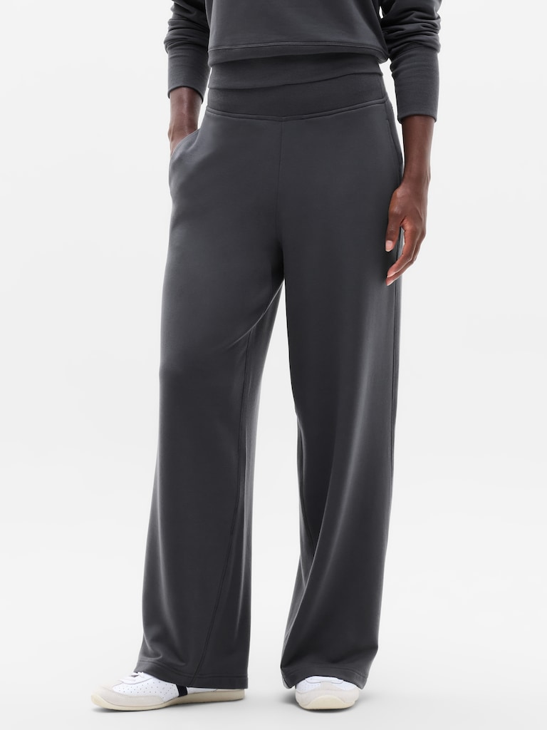 Coaster Luxe Straight Leg Pant