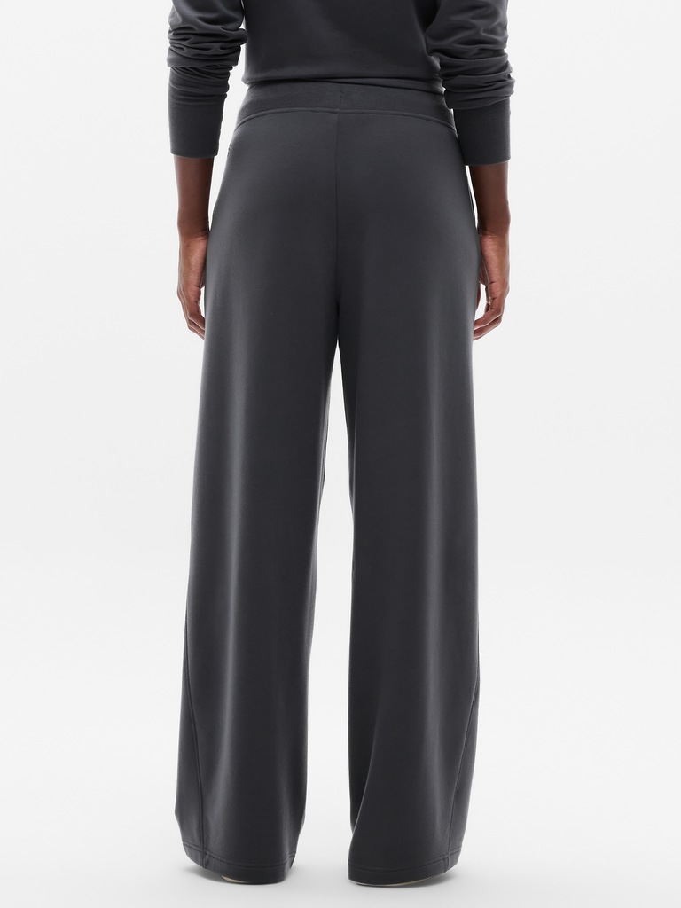 Coaster Luxe Straight Leg Pant
