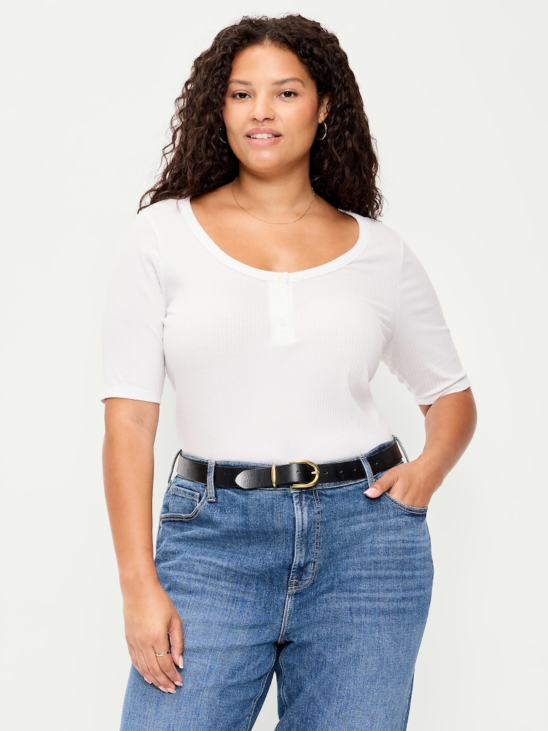 T-shirt henley ajusté à encolure dégagée