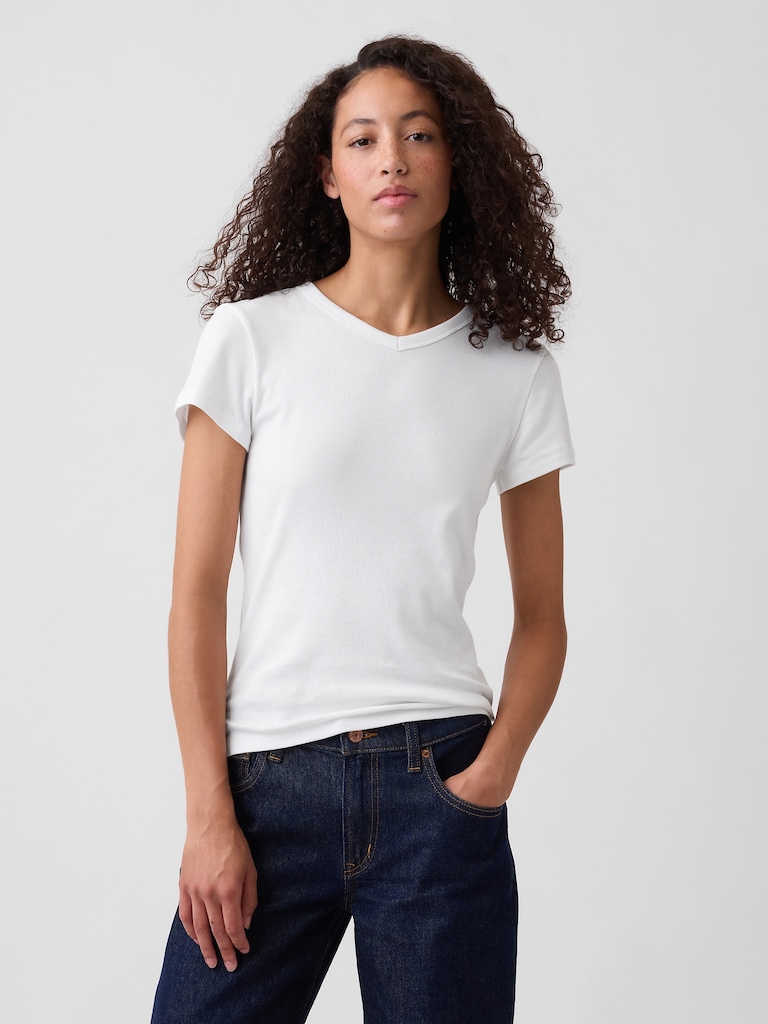 Modern Ribbed High-Neck T-Shirt