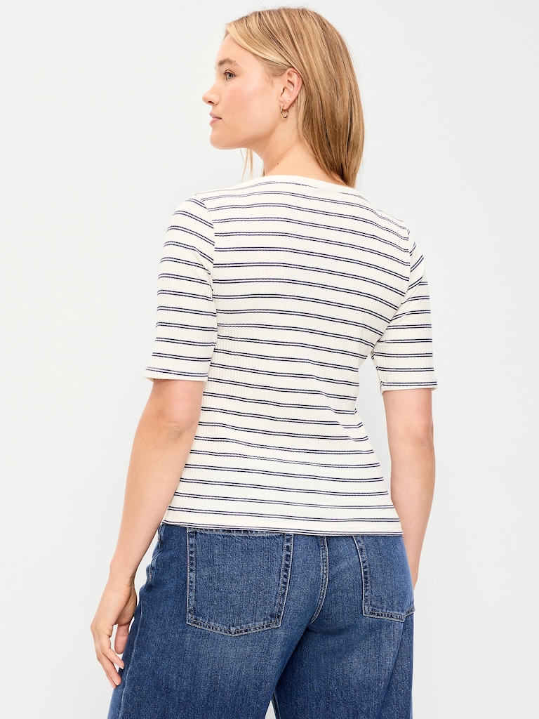 T-shirt henley ajusté à encolure dégagée
