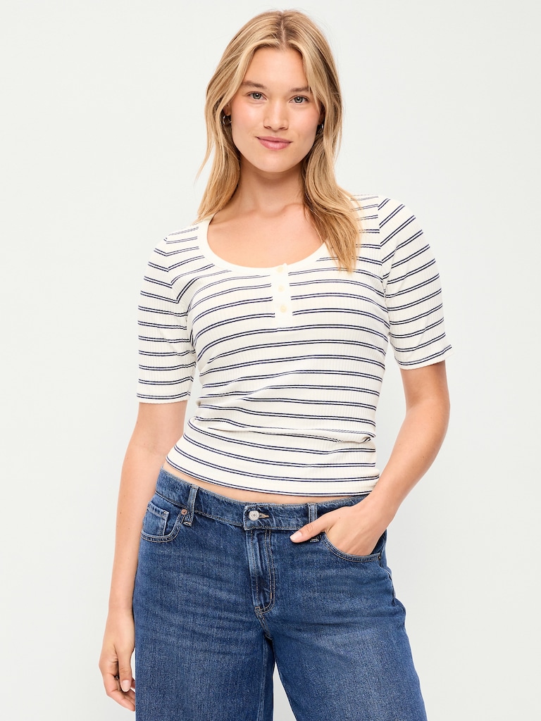 T-shirt henley ajusté à encolure dégagée