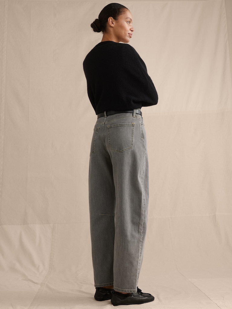 Mid-Rise Barrel Crop Jean