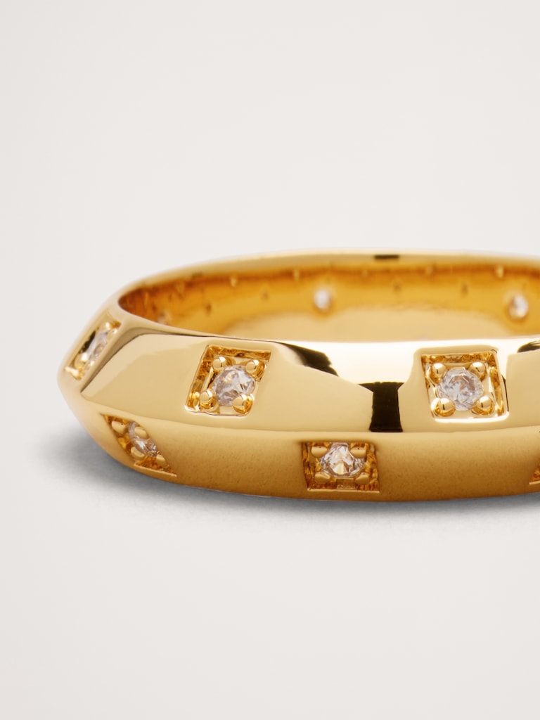 Sharp-Edge Gem Ring