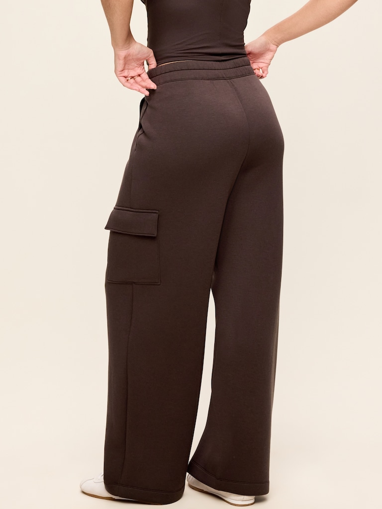 High-Waisted Bounce Fleece Wide-Leg Cargo Sweatpants
