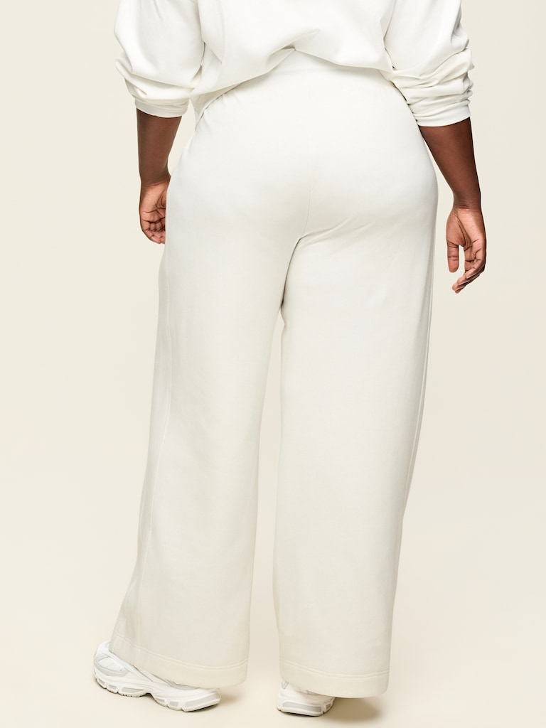 Extra High-Waisted Dynamic Fleece Wide-Leg Sweatpants