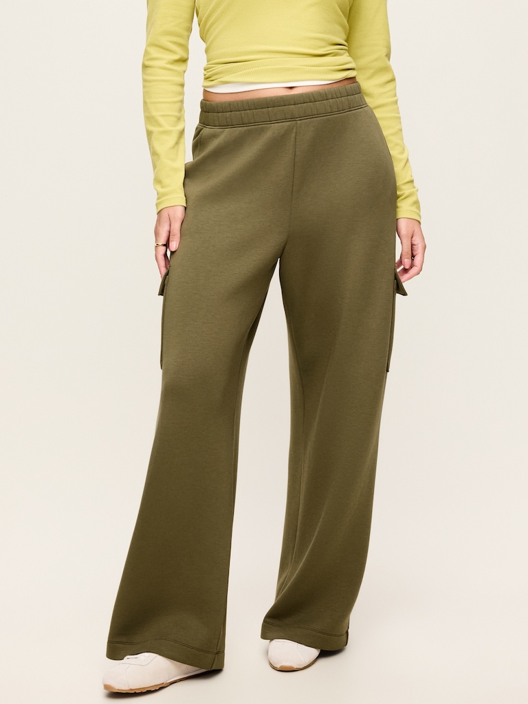 High-Waisted Bounce Fleece Wide-Leg Cargo Sweatpants