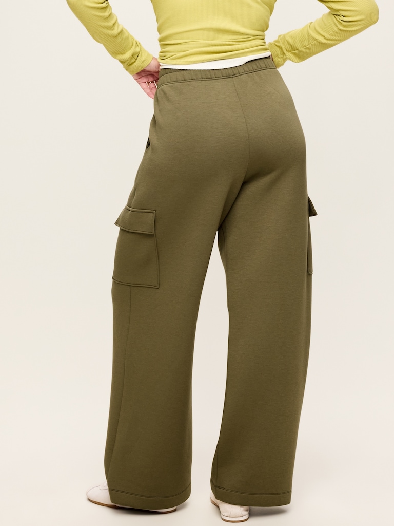 High-Waisted Bounce Fleece Wide-Leg Cargo Sweatpants