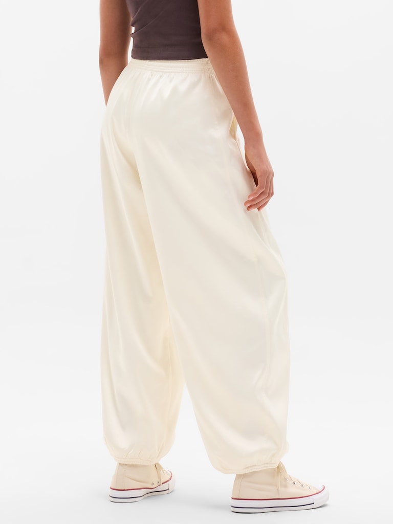 Athleta Girl Run Free Satin Bubble Pant